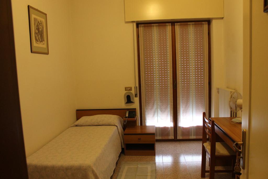 Hotel O'Scugnizzo 2 Μπελούνο Εξωτερικό φωτογραφία