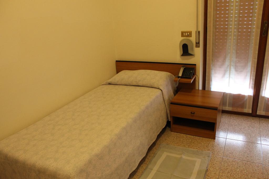 Hotel O'Scugnizzo 2 Μπελούνο Εξωτερικό φωτογραφία