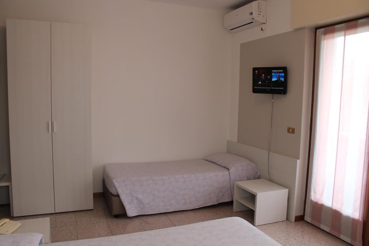 Hotel O'Scugnizzo 2 Μπελούνο Εξωτερικό φωτογραφία