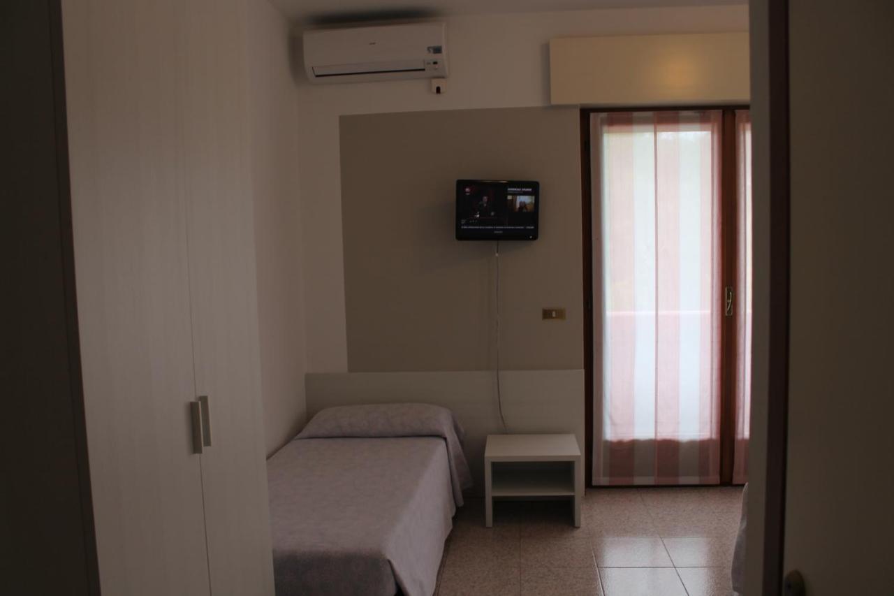 Hotel O'Scugnizzo 2 Μπελούνο Εξωτερικό φωτογραφία