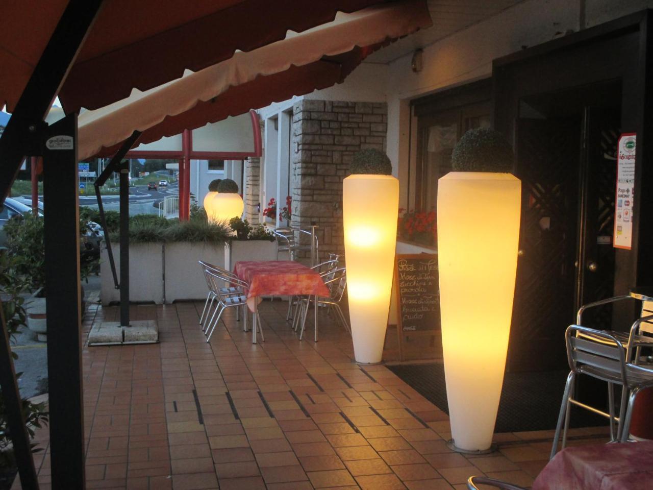 Hotel O'Scugnizzo 2 Μπελούνο Εξωτερικό φωτογραφία