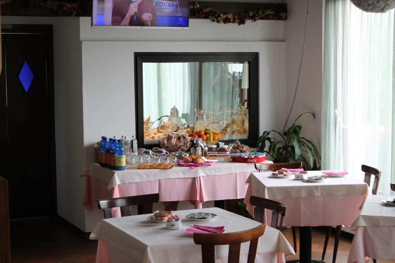 Hotel O'Scugnizzo 2 Μπελούνο Εξωτερικό φωτογραφία