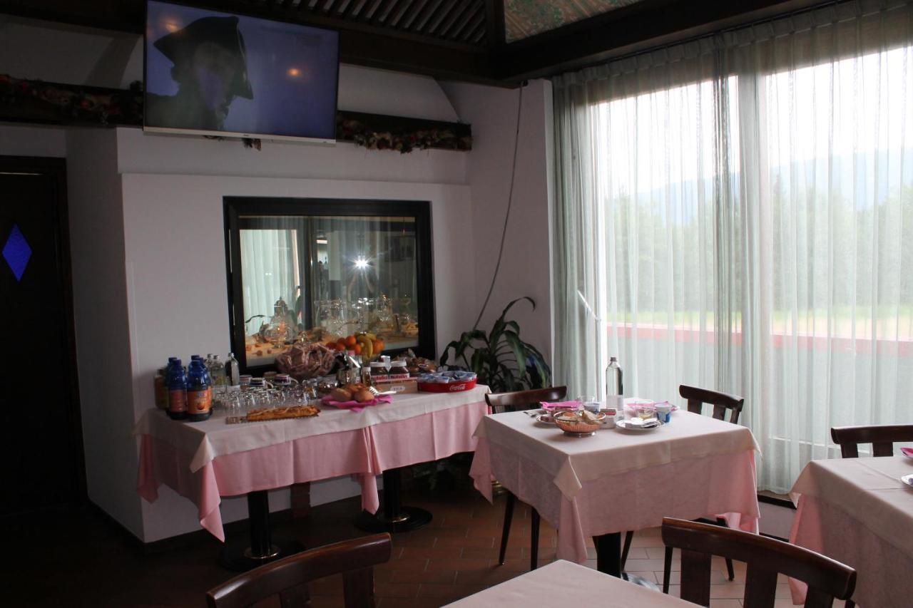 Hotel O'Scugnizzo 2 Μπελούνο Εξωτερικό φωτογραφία