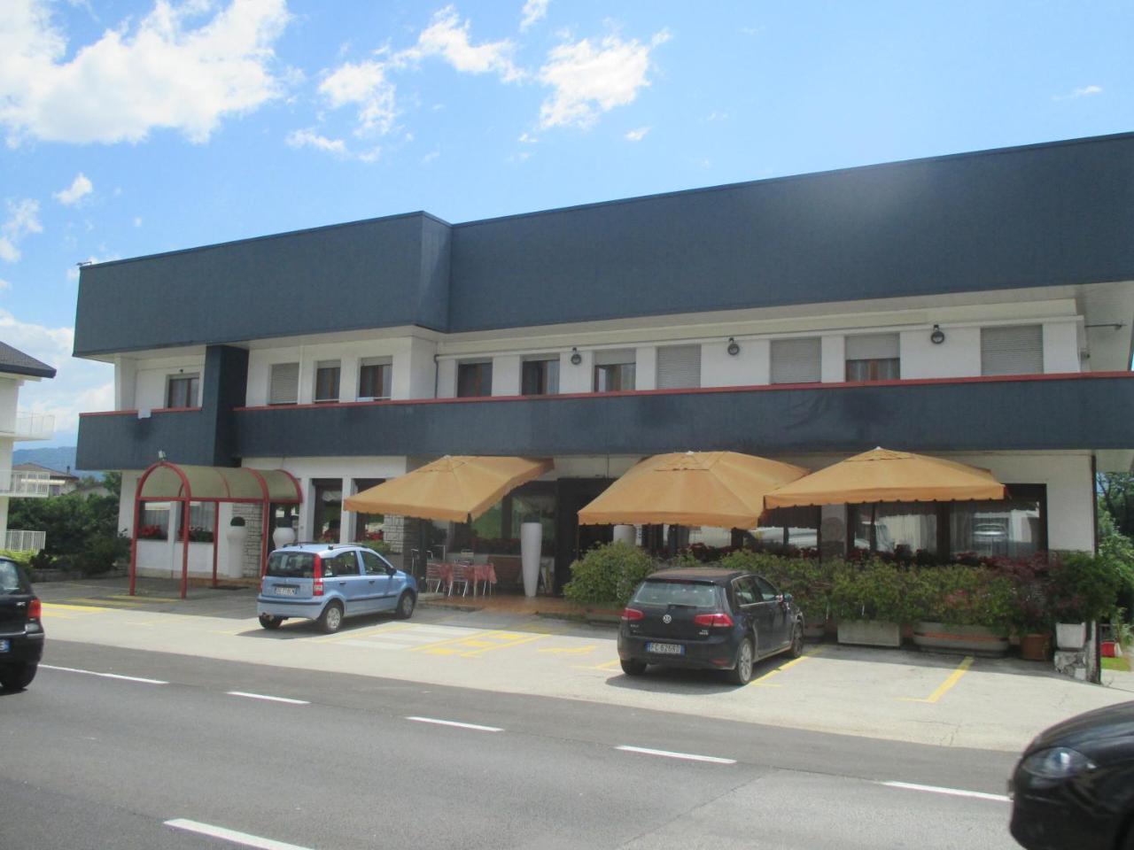 Hotel O'Scugnizzo 2 Μπελούνο Εξωτερικό φωτογραφία